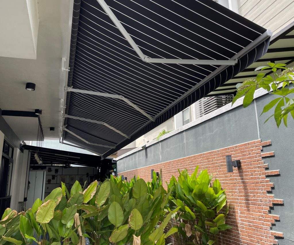 retractable awning supplier